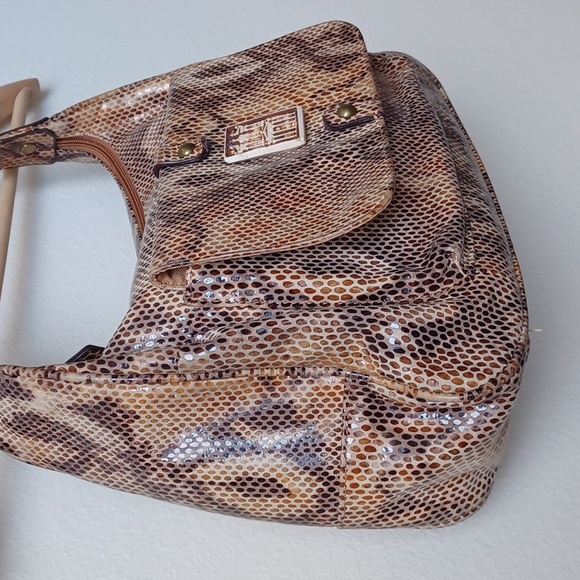 Wilson's Leather Shoulder Bag Style 30148-20 Animal Print - Picture 5 of 16